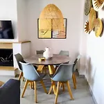 Europa,2br,2bth With Private Pool And Stunning Sea Views Vila