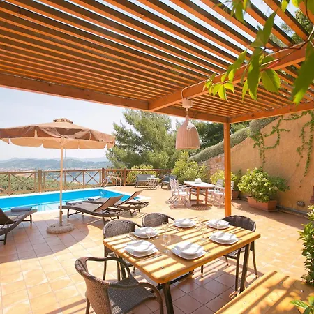 Villa Europa,2br,2bth With Private Pool And Stunning Sea Views *